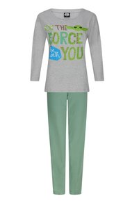 Top de algodón gris de manga larga con texto gráfico verde "Que la fuerza te acompañe" y pantalones de pijama verdes en un corte relajado.