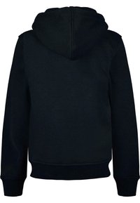 Čierna mikina s kapucňou, s kloktanou vreckom, so šitými manžetami a spodným okrajom, vyrobená z mäkkého materiálu, s jednoduchým, neutrálnym dizajnom.