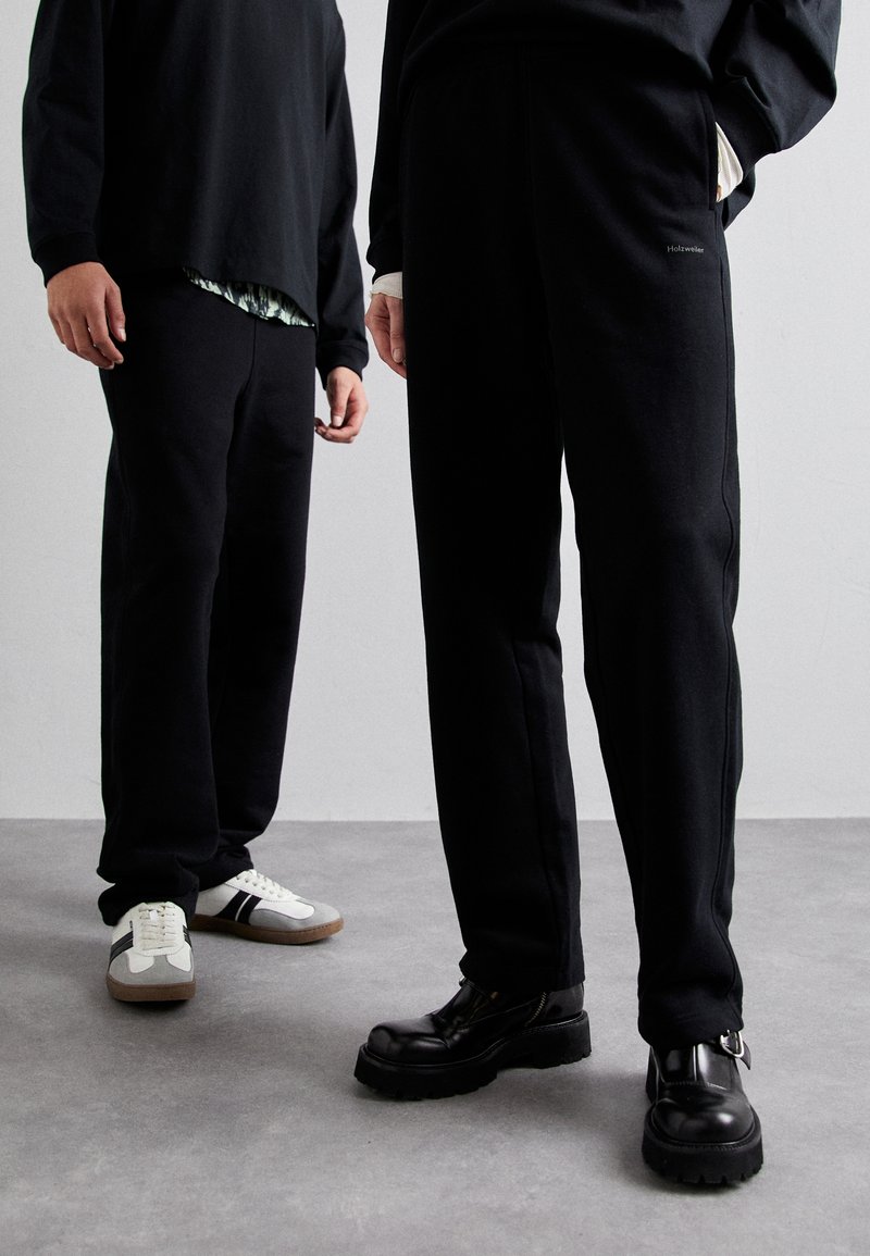 Holzweiler - RELAXED UNISEX - Joggebukse - black, Forstørre