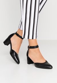 Gabor Pumps - black