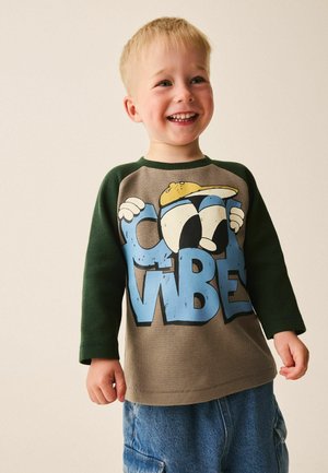 Next, REGULAR FIT - LONG SLEEVE GRAPHIC T-SHIRT . - Long sleeved top - brown khaki cool vibes raglan textured