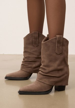 Kovbojská/motorkárska členková čižma - light brown
