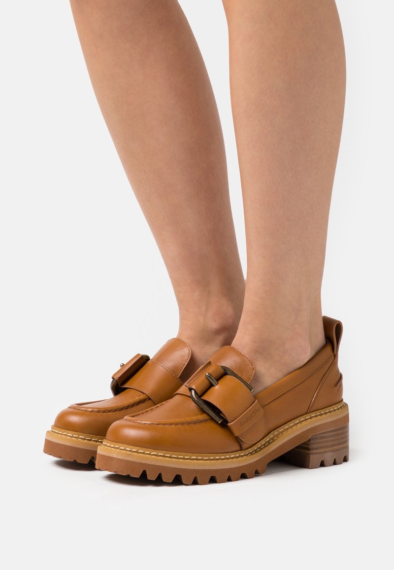 See by Chloé Czółenka