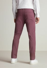 Next SLIM FIT - Pantalones chinos - purple