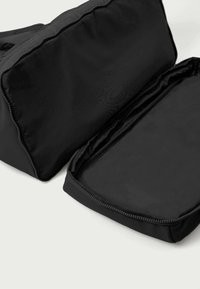OYSHO PADDED TECHNICAL - Sportska torba - black