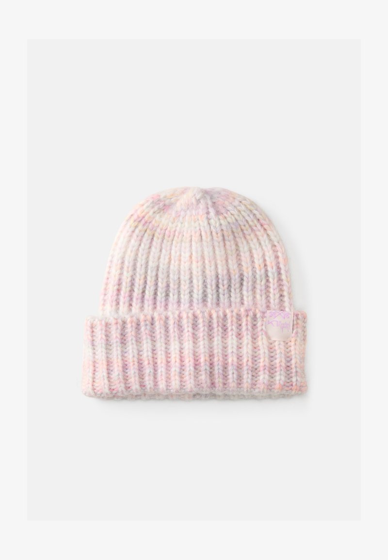 Gorro de punto en colores pastel con textura acanalada. Presenta un puño doblado y una pequeña etiqueta en el lateral. Material suave de mezcla de lana.