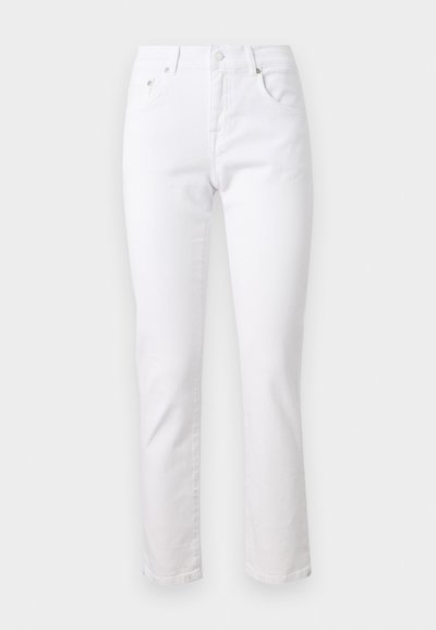 Beli traperice iz jeansa s ravnim krojem, pet džepnim stilom i zatvaranjem na metalni gumb, koje imaju glatku površinu i minimalno šivanje.