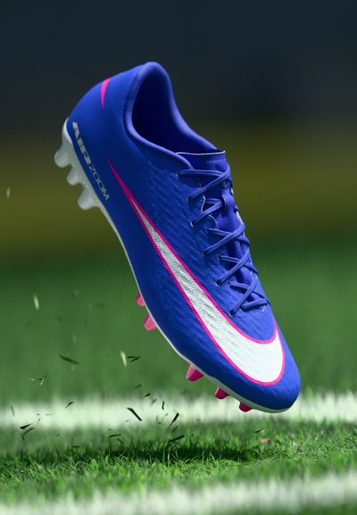 Nike Performance ZOOM VAPOR 16 ACADEMY AG