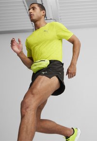 Puma PR CLASSIC RUNNING - Riñonera - lime pow