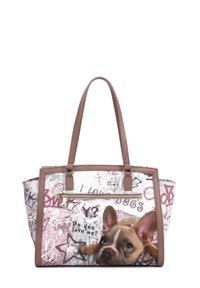 Borsa tote con un design grafico che presenta un cane marrone, testo e motivi a stella. Realizzata in materiale sintetico con tonalità rosa chiaro e grigie, manici doppi.