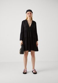 JDY JDYSTARR LIFE V NECK SHORT DRESS - Denné šaty - black