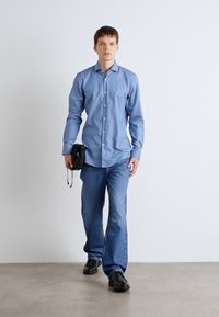 HUGO KASON - Srajca - medium blue