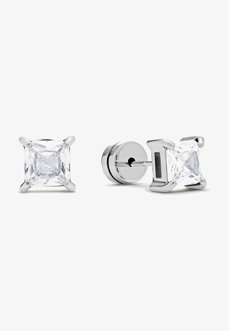 Sølvstud øreringe med firkantede, klare cubic zirconia-sten i en fire-prongs indstilling, poleret finish og rund stift bagpå.