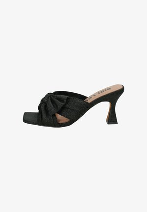Bibi Lou, SANDALI SCALZATI ALTI KARSIE - Ciabattine con tacco - black