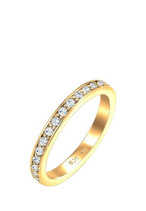Goldener Bandring mit einer Reihe gleichmäßig verteilter runder klarer Edelsteine entlang der oberen Hälfte des Rings.