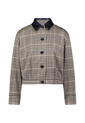 Krótkża kurtka w kratę w odcieniach beżu i czerni, z czarnym skórzanym kołnierzem i pięcioma czarnymi guzikami z przodu.