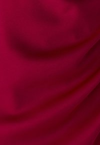 Unselected, burgundy