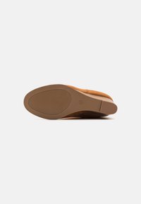 Anna Field Bottes compensées - cognac