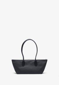 Borsa tote nera con zip, manici arrotondati, superficie liscia e forma triangolare. Caratterizzata da cuciture a contrasto e design minimalista.