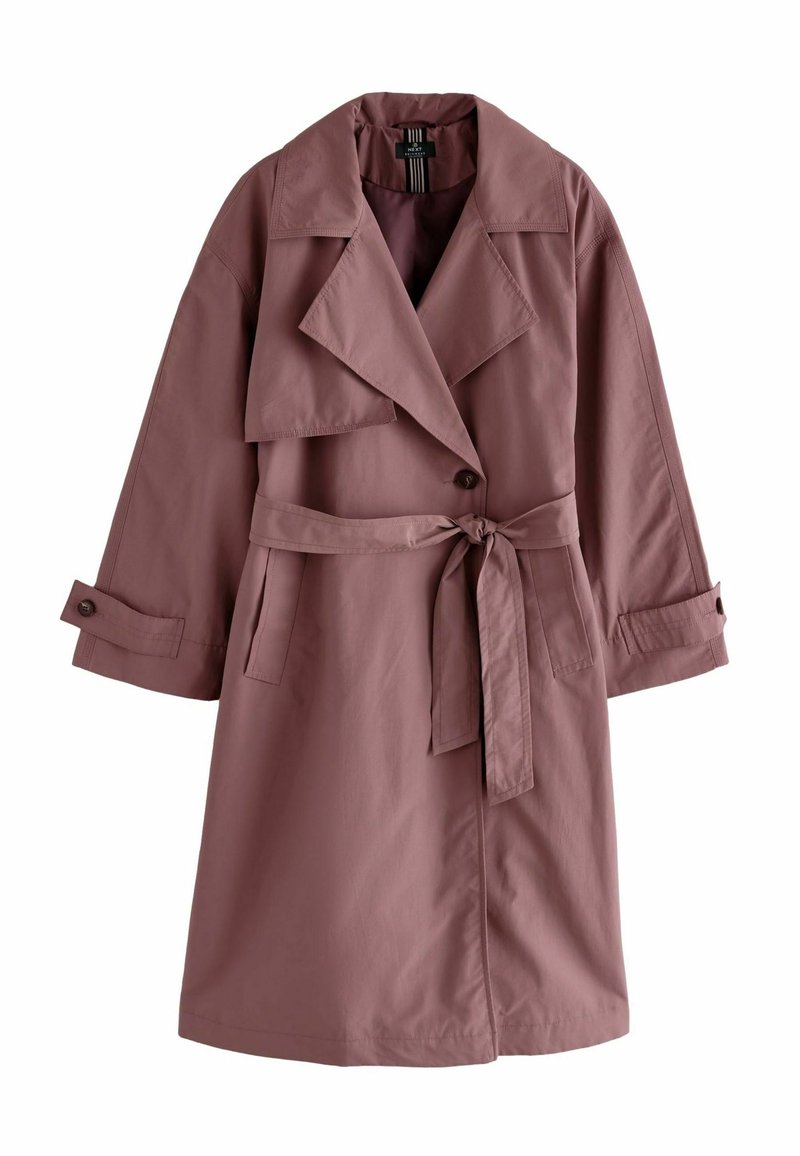 Trench mauve avec larges revers, taille ceinturée, fermeture par boutons et brides aux poignets, présenté sur fond blanc.