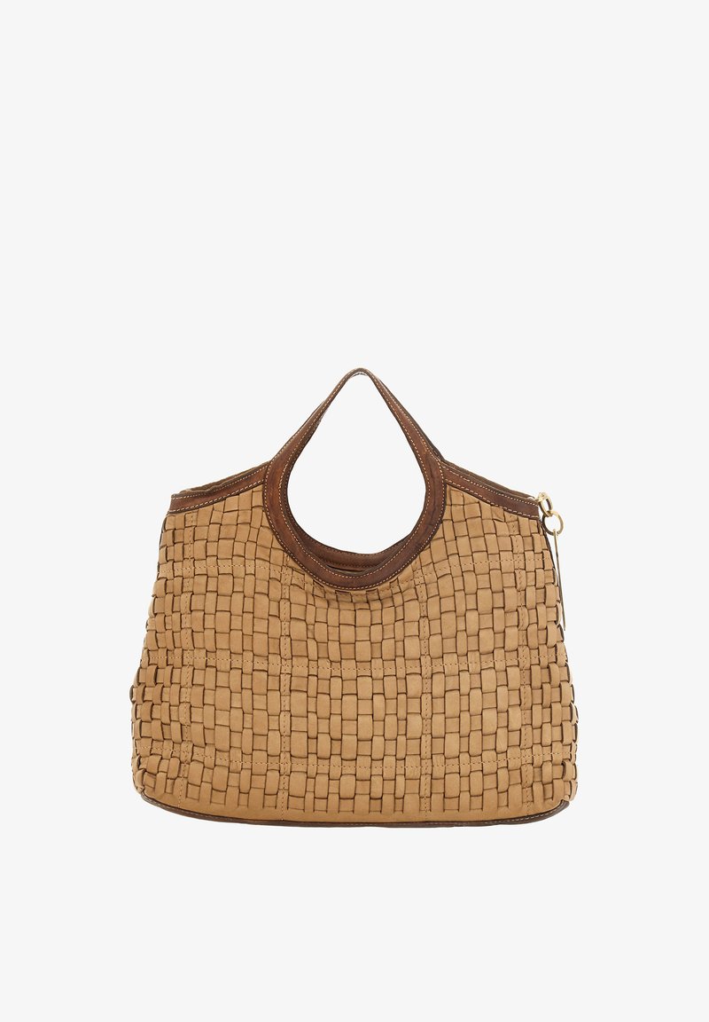 Borsa intrecciata color cognac con forma strutturata, dotata di manico ad anello rotondo e dettagli marroni a contrasto intorno alla parte superiore e alla cerniera.