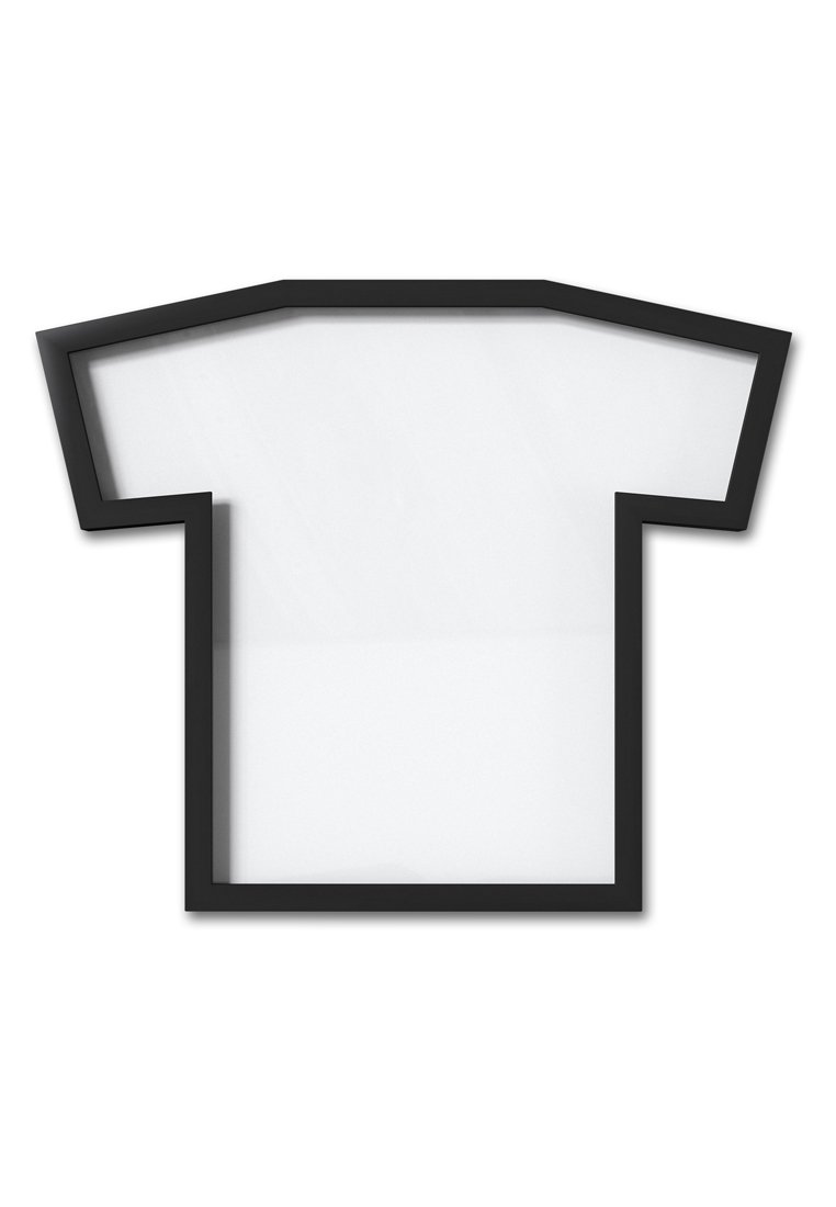 Arte murale a forma di T-shirt con telaio nero e centro trasparente, caratterizzato da un design minimalista e bordi tagliati angolari.