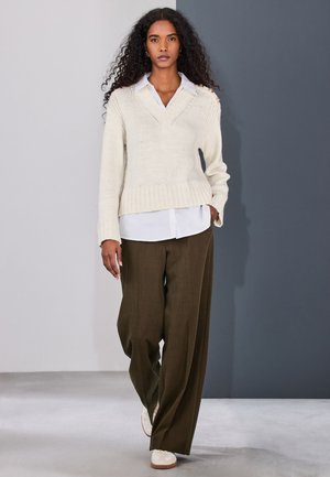 Next REGULAR FIT - V-NECK LAYER  - Strickpullover - ecru