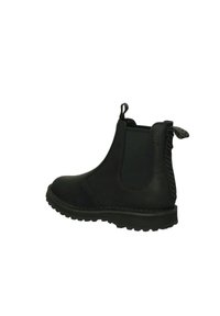 Stivale chelsea in pelle nera con pannelli laterali elasticizzati e un pratico pull tab texture. Presenta una suola robusta e dettagli cuciti.