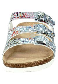 Sandal con suola in sughero, a scivolo, con tre cinturini regolabili che presentano un motivo colorato a pois su una base argentata e una suola bianca.