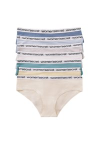 Vijf paar damesonderbroekjes in verschillende kleuren: lichtblauw, wit, grijs, teal en crème, met een zwarte logo tailleband. Katoenen stof.