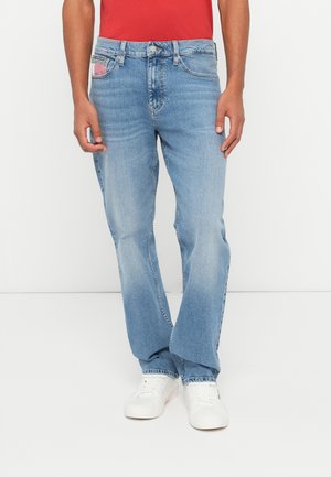 RYAN - Laza szabású farmerek - light blue denim