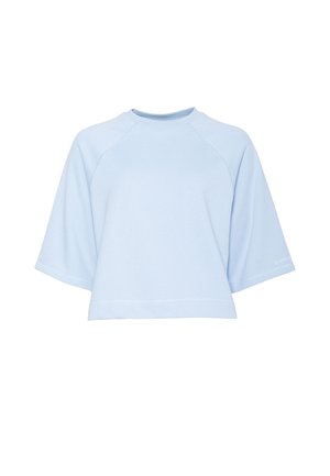 Lichtblauw cropped sweatshirt met wijde korte mouwen en een ronde halslijn op een witte achtergrond.