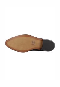 Zapato de cuero negro con puntera puntiaguda, parte superior lisa y suela marrón claro con una sutil impresión de logo.