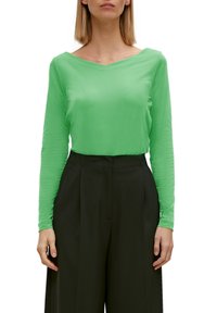comma MUNI D'UNE ENCOLURE EN V - Langarmshirt - grün
