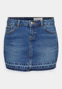 Mörkblå denim minikjol med en figurnära design, slitna avslut, bälteslopp och orange sömnadsdetaljer. Har fem fickor.