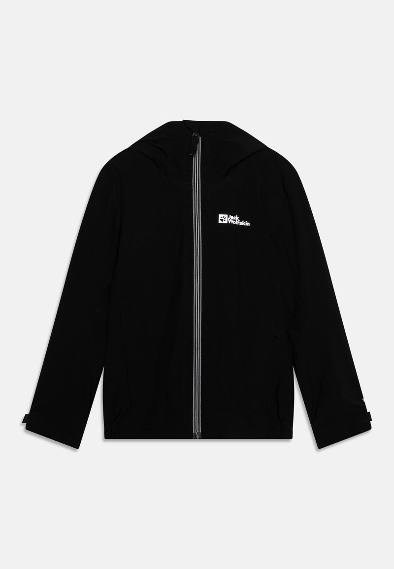 Černá zipová bunda s kapucí, dlouhými rukávy a bílým logem "Jack Wolfskin" na hrudi na jednobarevném pozadí.