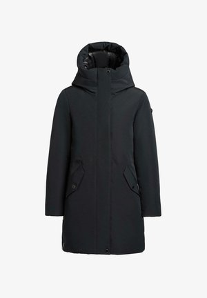 Parka nera di lunghezza media con un ampio cappuccio, due tasche laterali, chiusura frontale con zip e una finitura liscia opaca.