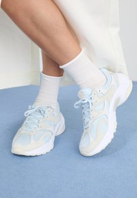 Niet geselecteerd, blue tint/platinum tint/summit white/white
