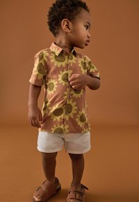 Next REGULAR FIT - SHORT SLEEVES SUNFLOWER - Skjorter - rust brown