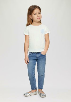 - T-shirt z nadrukiem