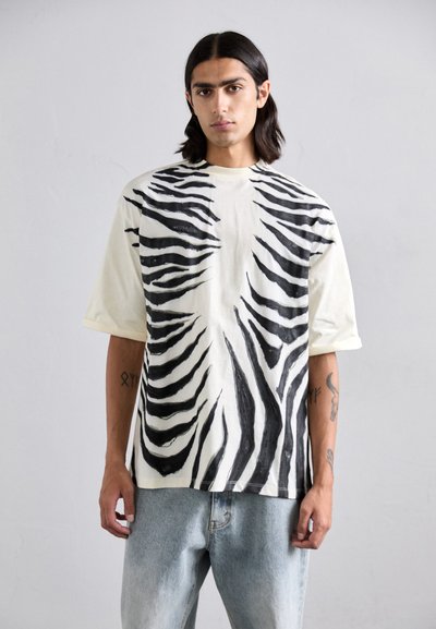 Roberto Cavalli PAINTED ZEBRA COOL FIT - Tricou cu imprimeu - ivory