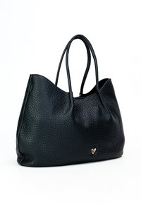 Borsa tote in pelle nera con superficie texturizzata, forma arrotondata, doppi manici e un piccolo emblema dorato sul lato.