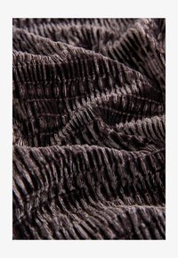 Vybráno, chocolate brown