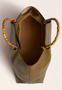 Guess LUXE  - Shopper - grün