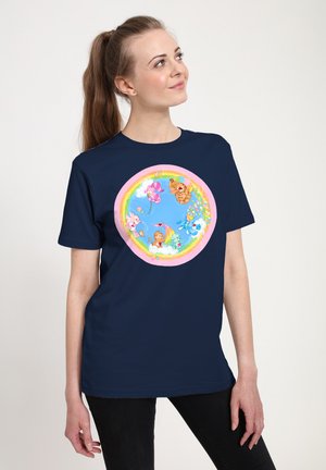 CARE BEARS PLAYFUL HEART MONKEY RAINBOW CLOUD BOAT - Camiseta estampada - navy blue