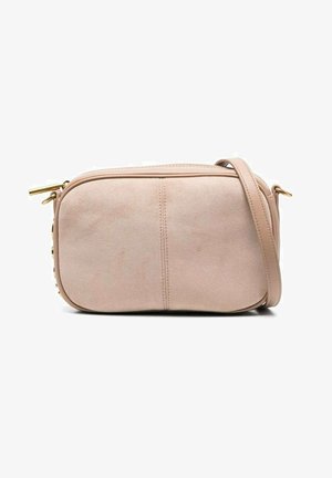 Bolso cruzado rectangular de ante rosa pálido con cierre de cremallera, forma plana y correa ajustable. Detalles en tono dorado.