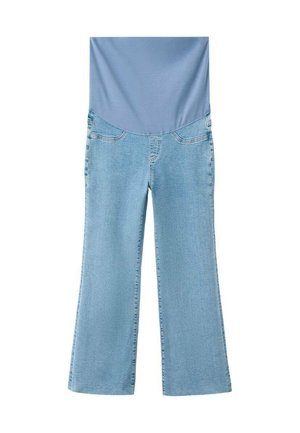 Jasnoniebieskie dżinsy ciążowe z elastycznym wysokim pasem i lekko rozszerzanymi nogawkami, pokazane na płasko na białym tle.