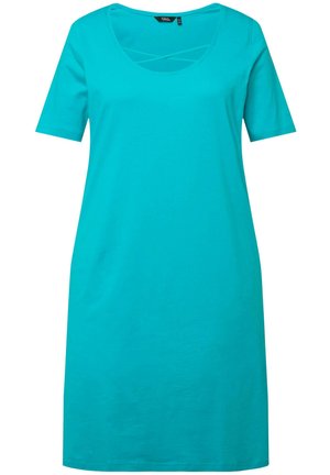 Turkusowa sukienka z krótkim rękawem o okrągłym dekolcie i krzyżującym się detalem na piersi, wykonana z gładkiej, oddychającej bawełny.
