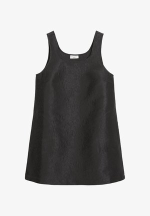 Černé bezramínkové šaty s texturovanou tkaninou a jemným zvířecím vzorem, kulatým výstřihem a rovně střiženým lemem.