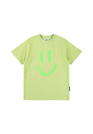 T-shirt en coton vert clair avec un grand motif de smiley vert néon sur le devant et un col rond. Étiquette Molo sur la couture latérale.